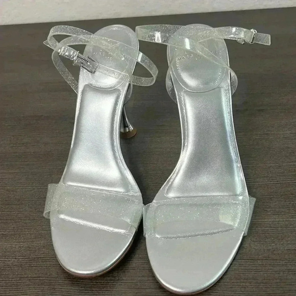 Marc Fisher Calitsy Sandal Strappy Heeled Metallic Silver Women’s Size 6.5 - Picture 2 of 7